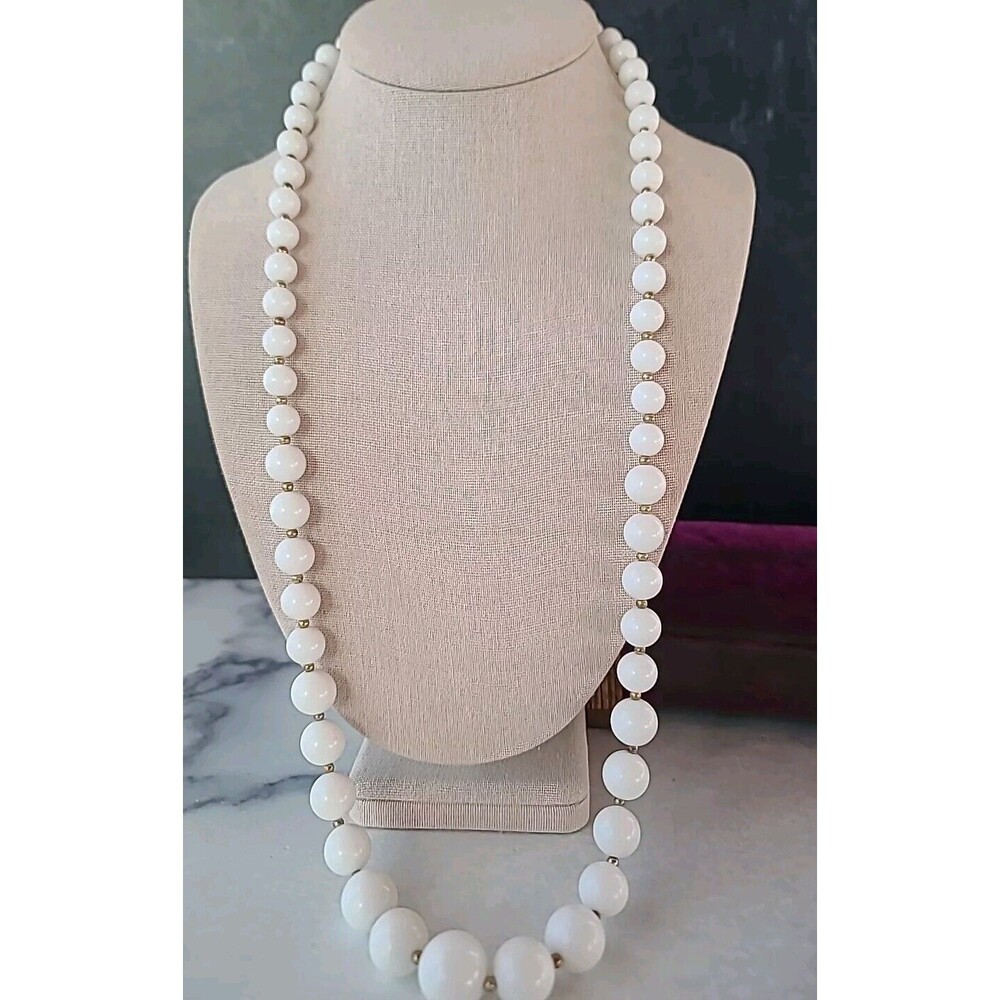 White Plastic And Gold Tone Metal Beaded Necklace Vintage